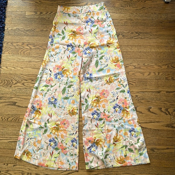 Floral Zara pants 🌸 3 for $25 - Picture 1 of 3